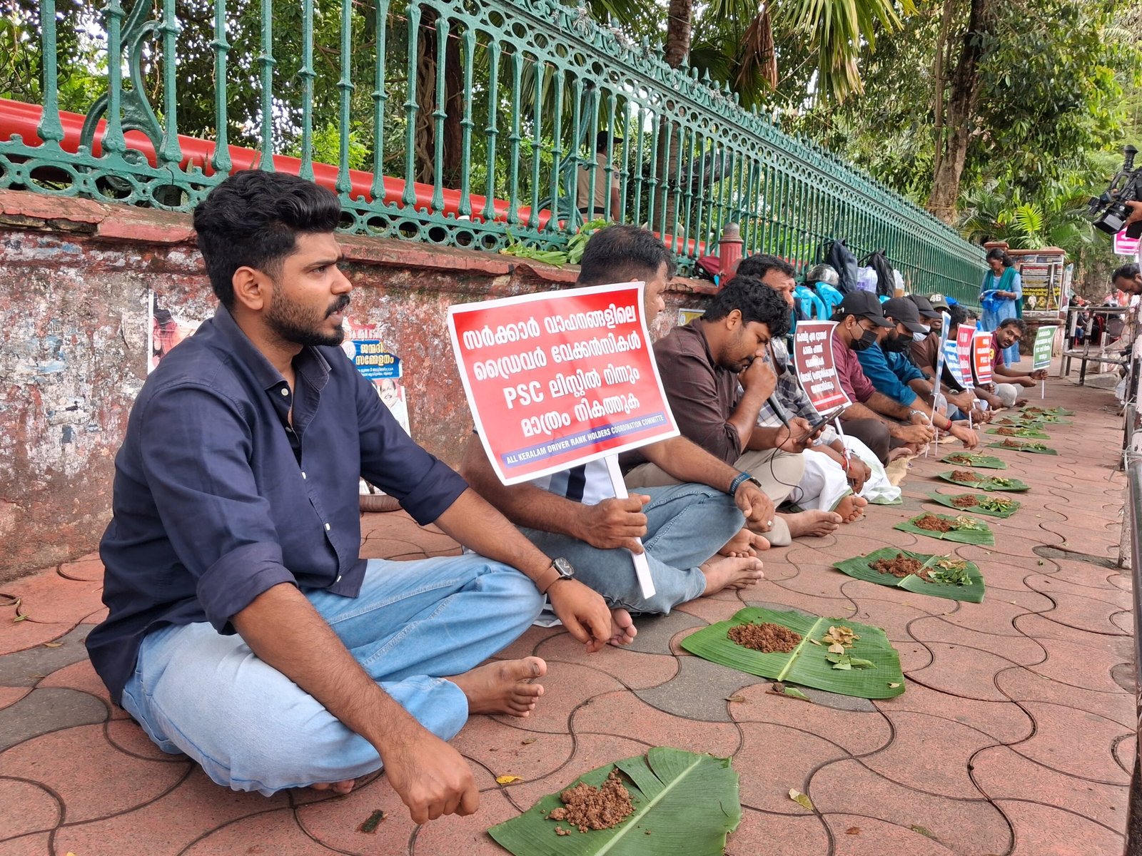 ഡ്രൈവർ ഉദ്യോഗാർത്ഥികൾ അനിശ്ചിതകാല സമരത്തിലേക്ക്